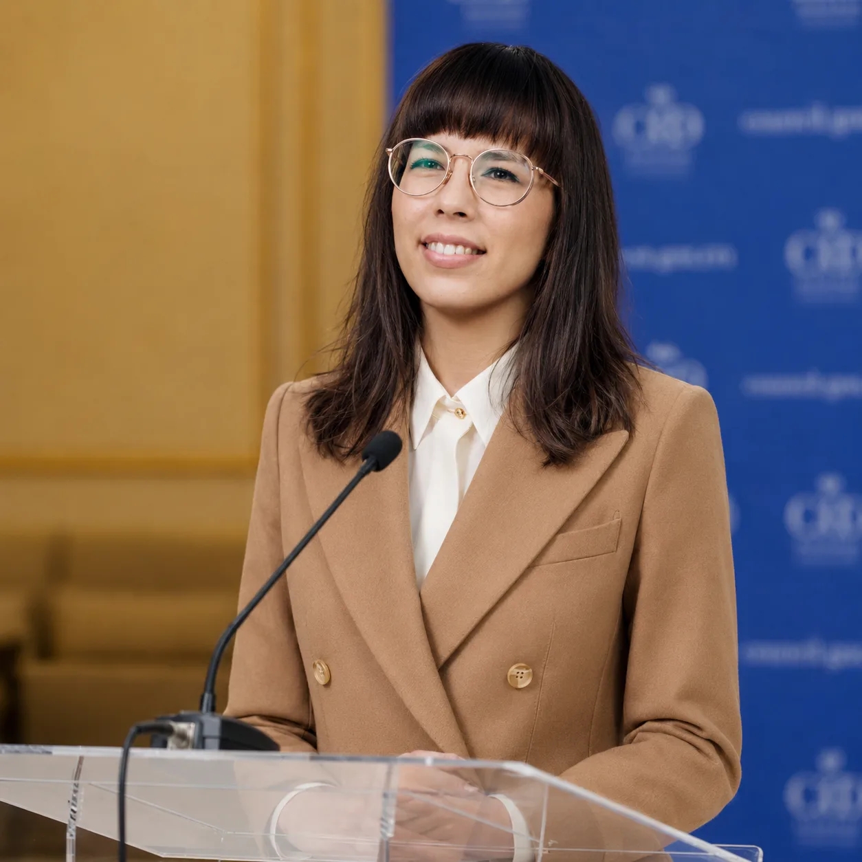 Елена Максимова